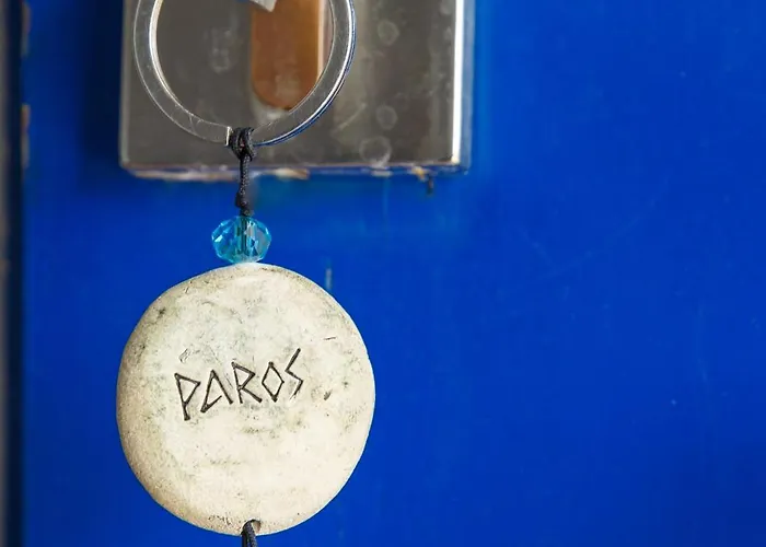 Chloe Daire Piso Livadi